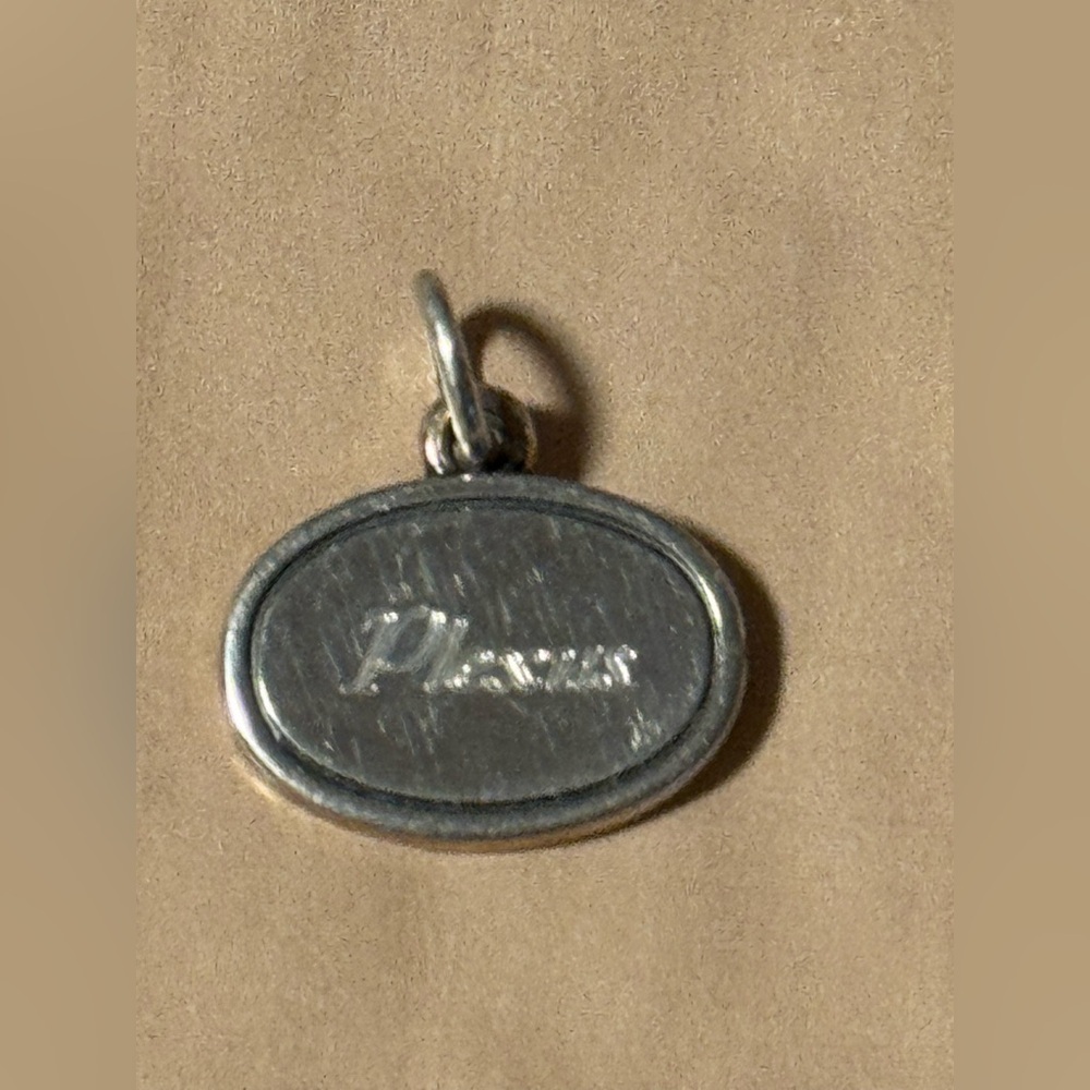 Avery Silver Engraved Oval Charm 925